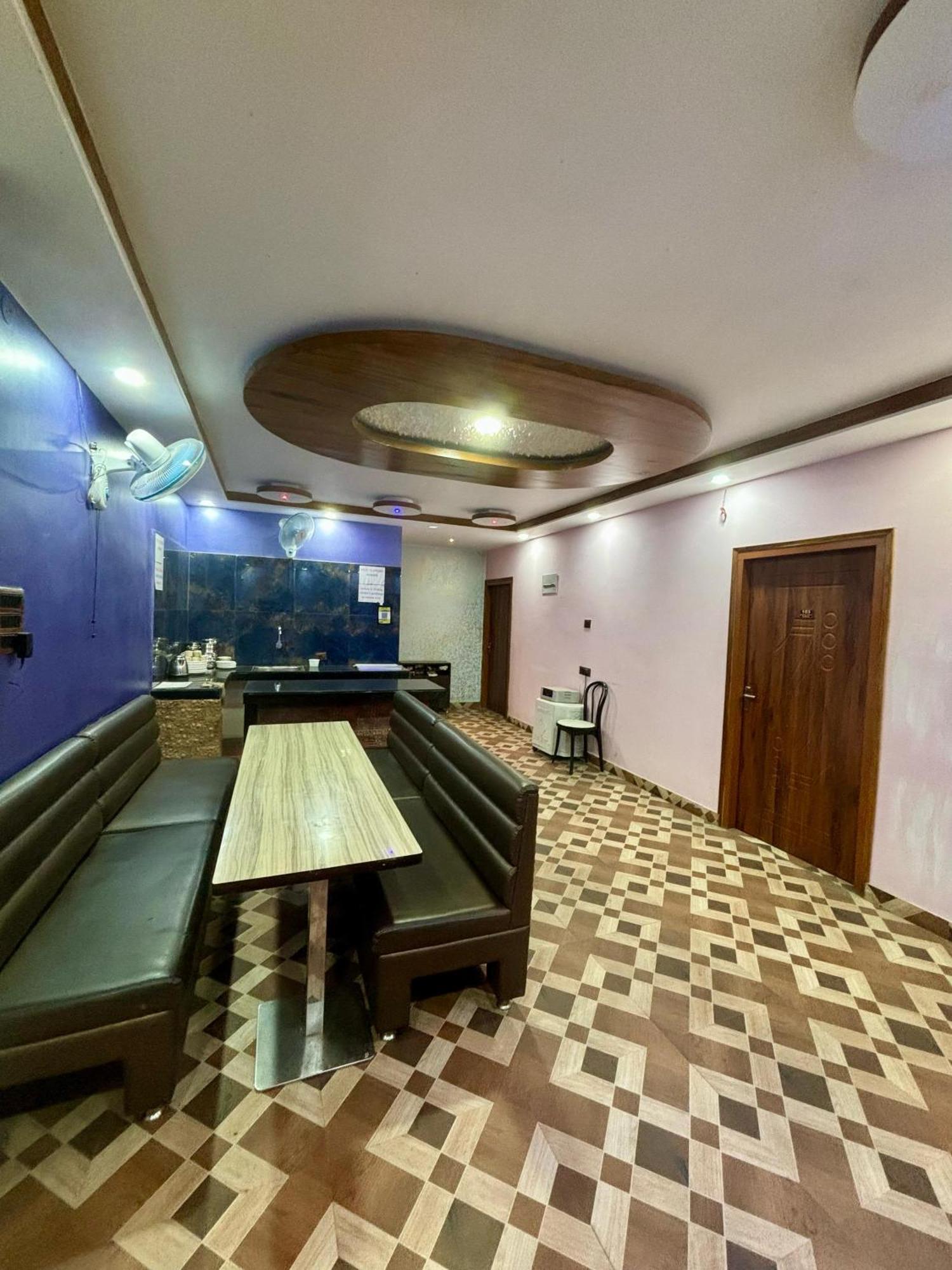 Krishna Shree Guest House 구와하티 외부 사진